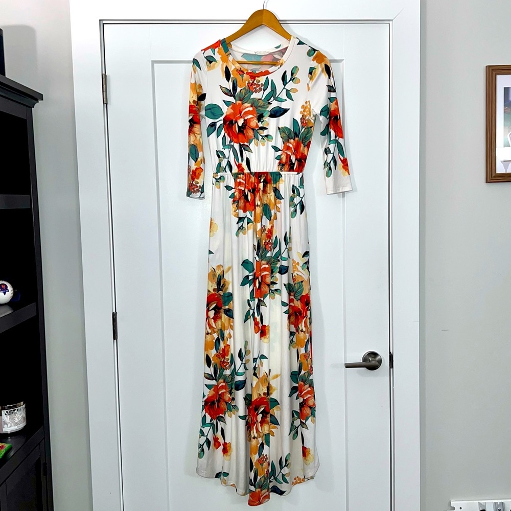 Floral 3/4 Sleeve Maxi Dress